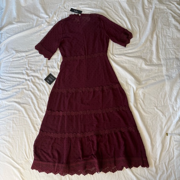 Lulus Wine Red Swiss Dot Crochet Lace Tiered Midi Dress M NWT Wedding Guest - Picture 8 of 13